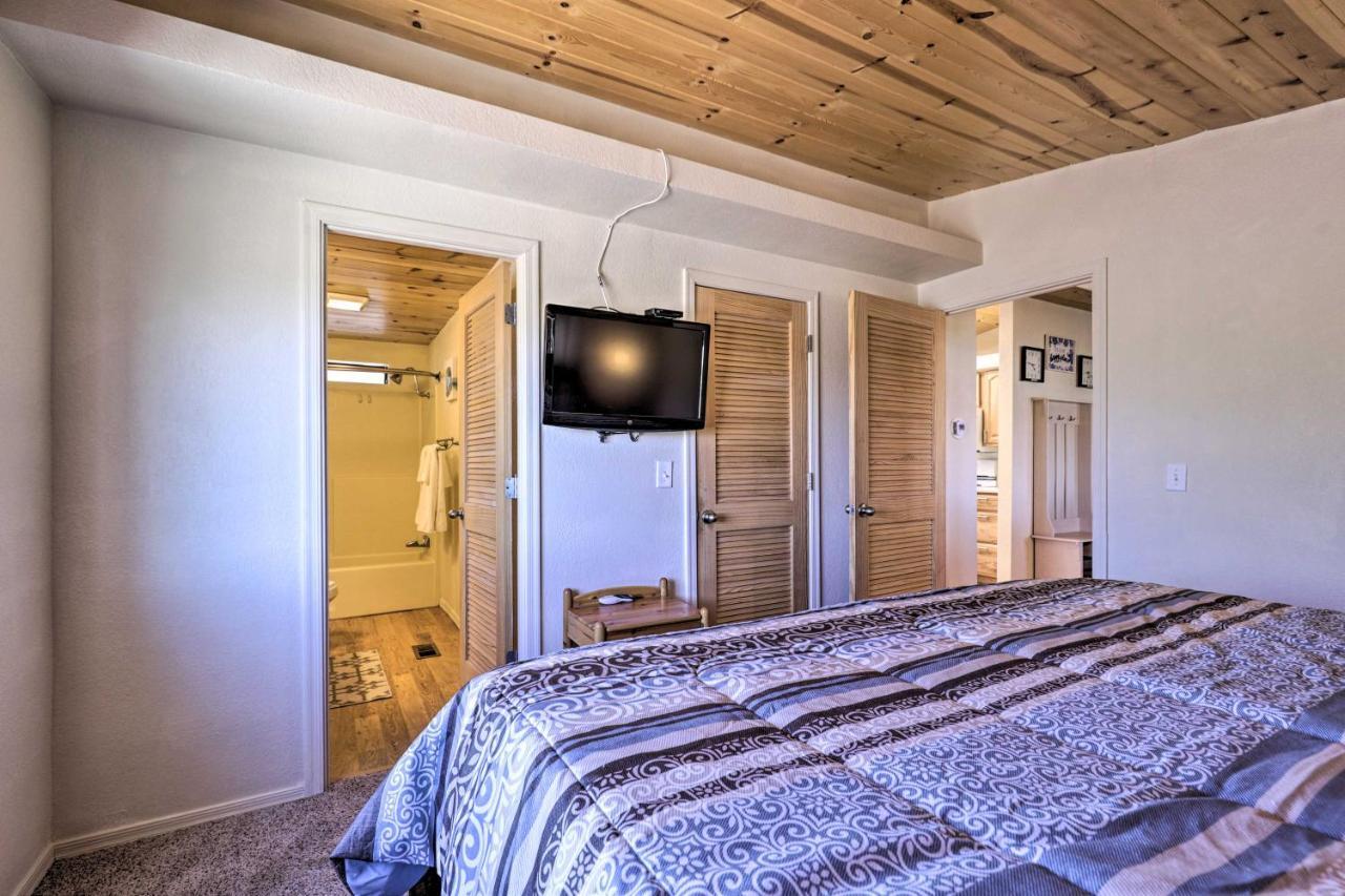Rustic Bullhead City Retreat With Porch And Views Exterior photo
